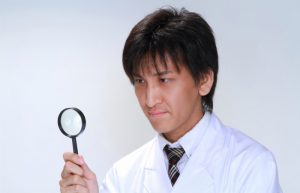 飛蚊症の原因・症状・対処法を解説する記事のイメージ画像