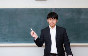 飛蚊症を改善する3つの対処法を解説する記事のイメージ画像